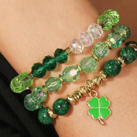 St. Patricks' Day 3pcs Handcrafted Resin Bead Bracelet Set - Stretchable - NWT - Picture 1 of 5